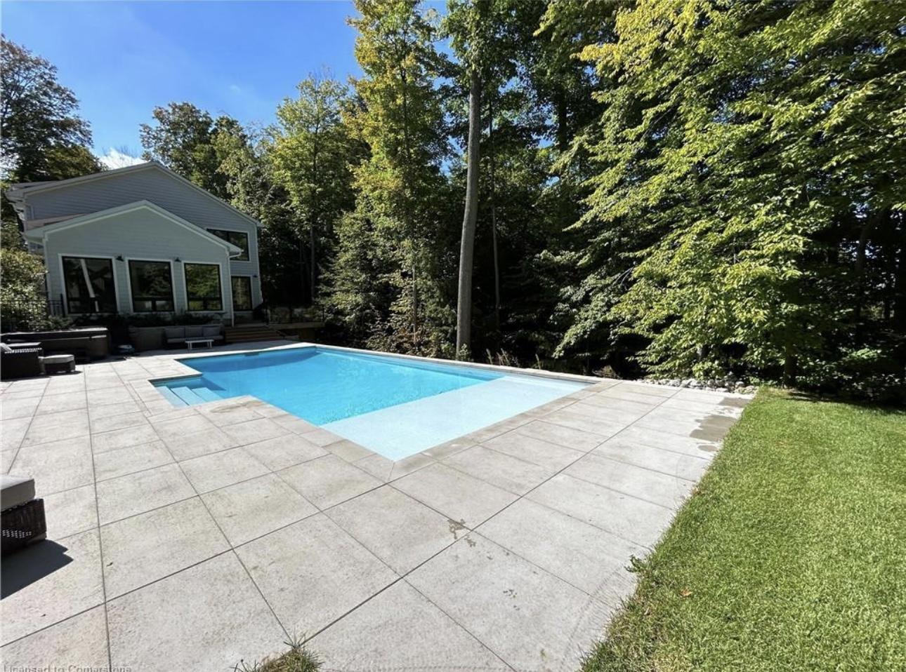 2072 Wilkinson St Innisfil, ON L9S 1X3