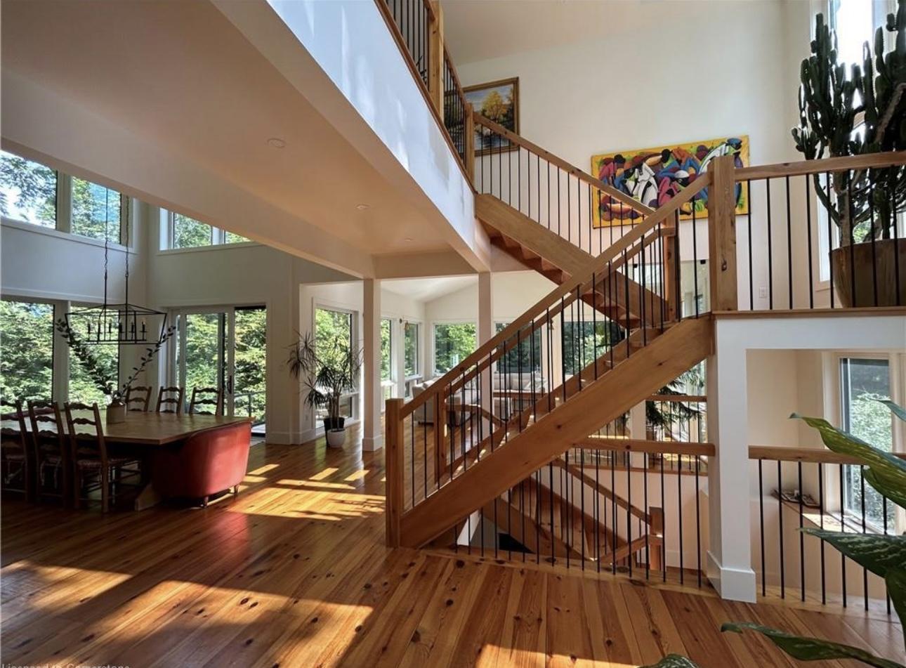 2072 Wilkinson St Innisfil, ON L9S 1X3