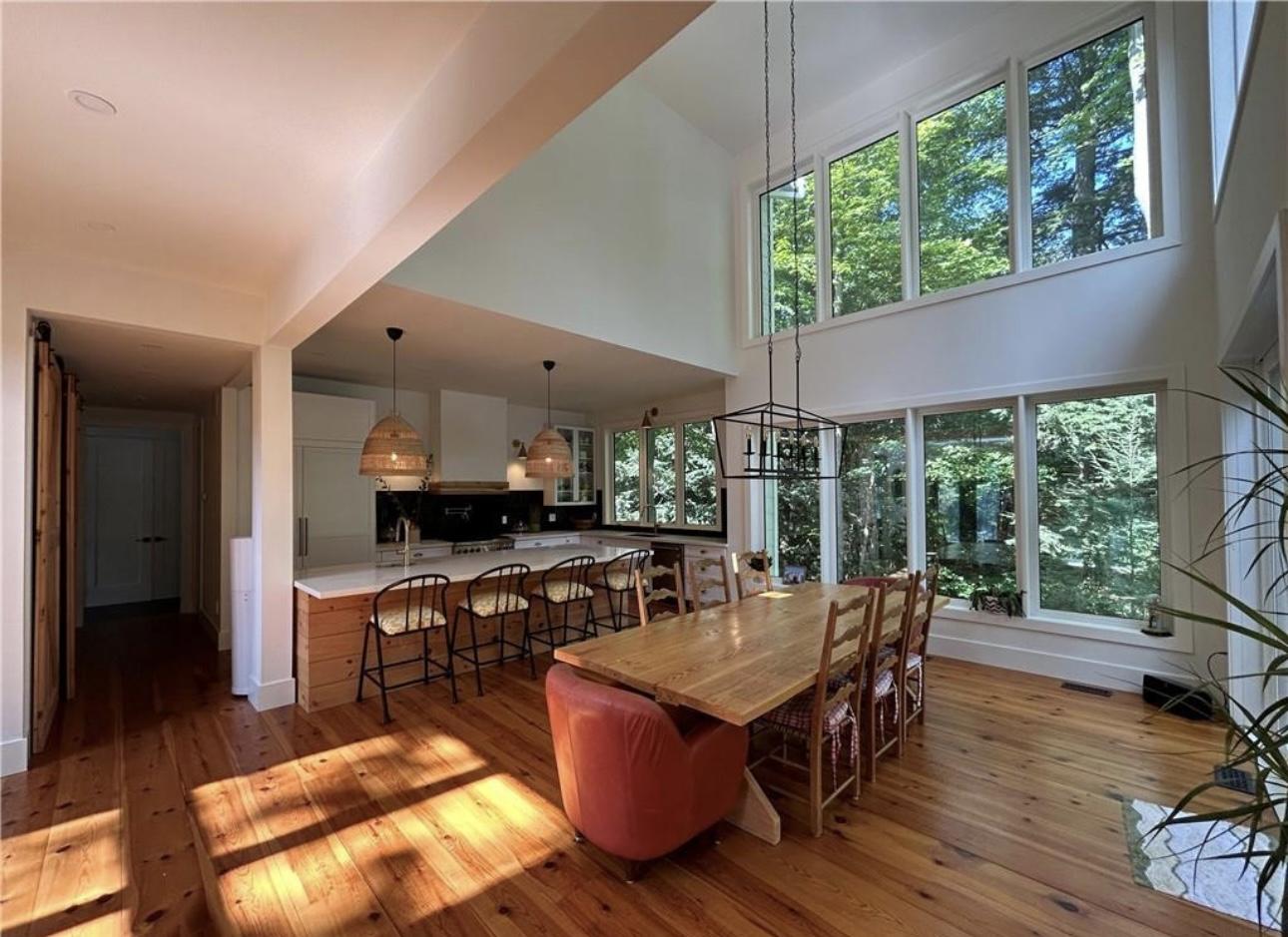 2072 Wilkinson St Innisfil, ON L9S 1X3