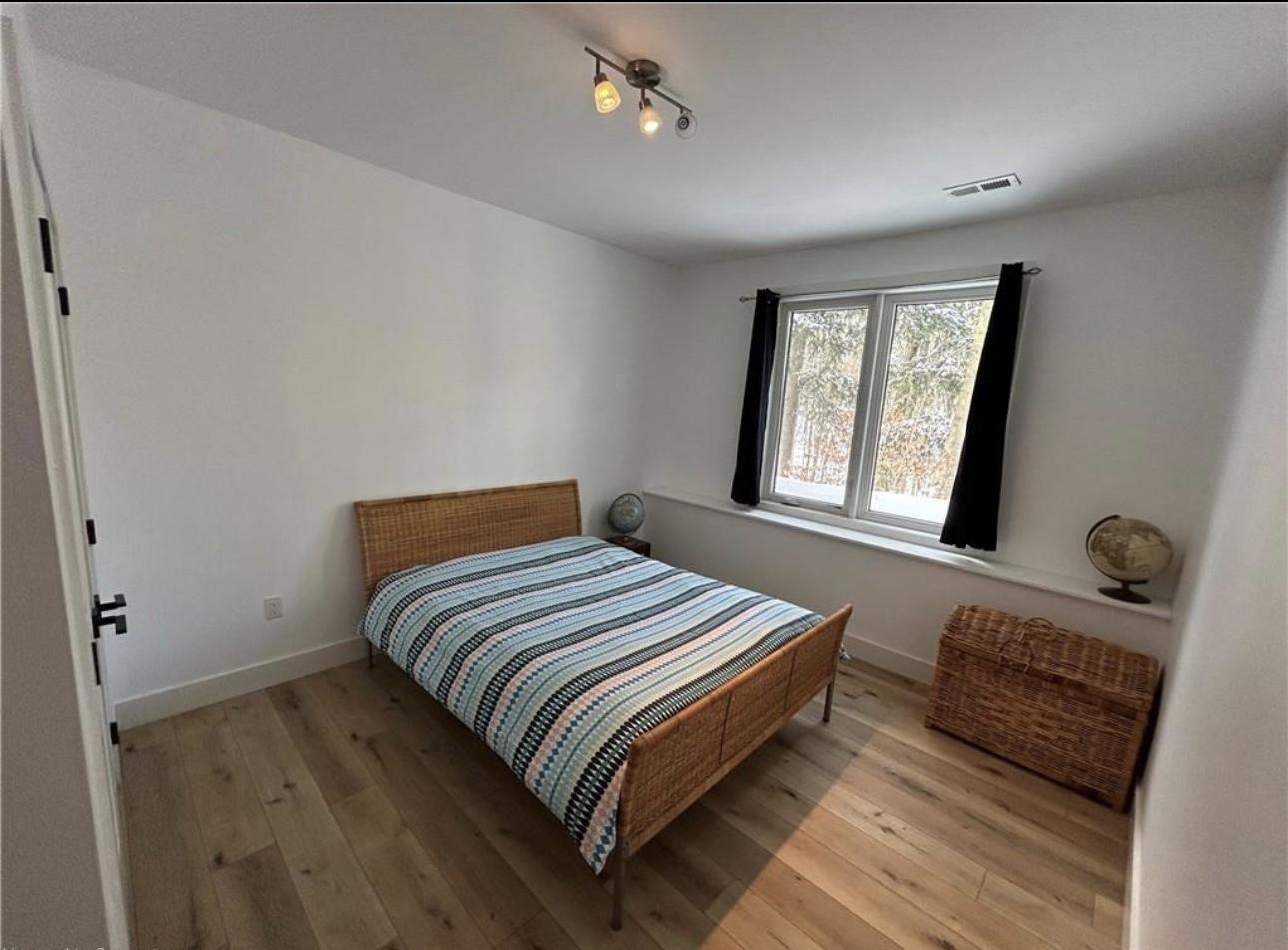 2072 Wilkinson St Innisfil, ON L9S 1X3
