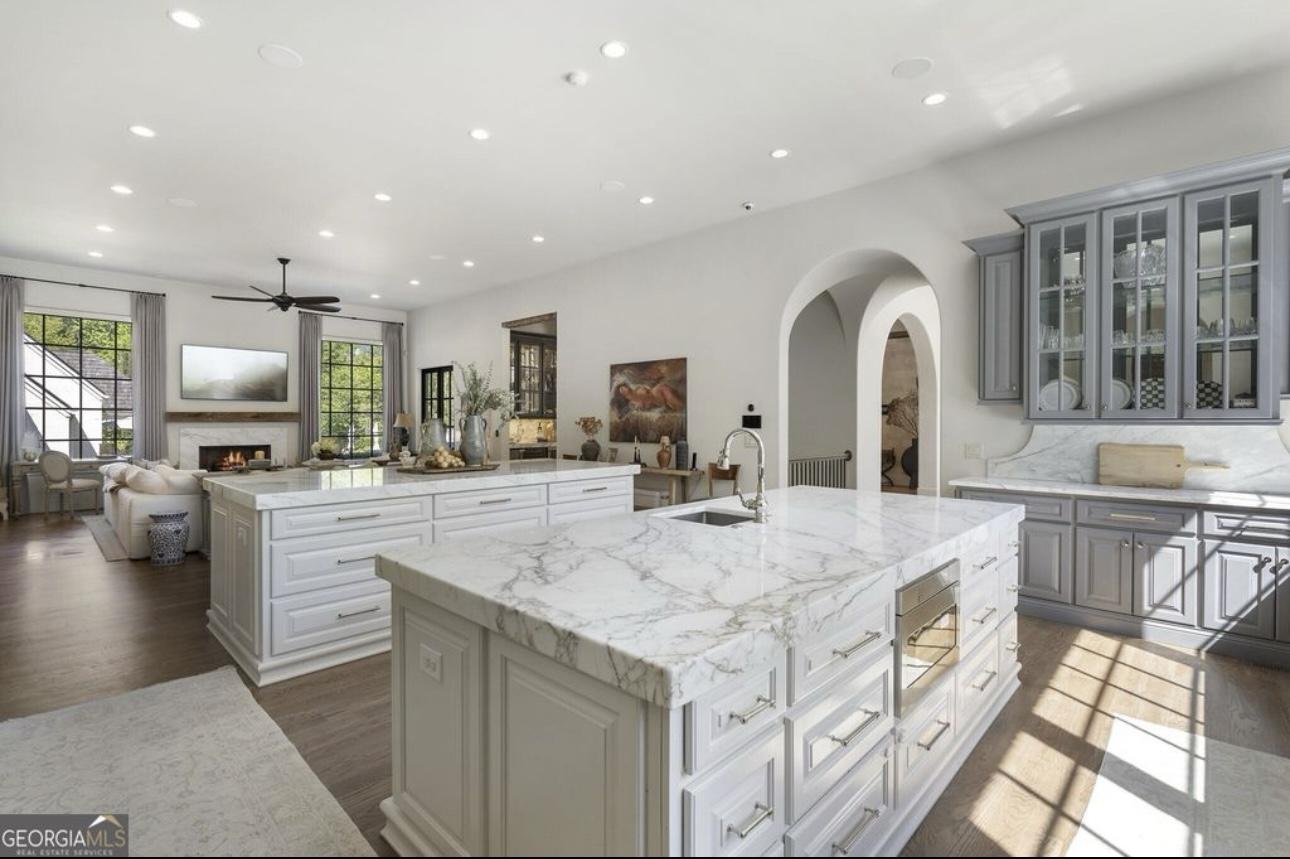 3888 Peachtree Dunwoody Rd NE, Atlanta, GA 30342