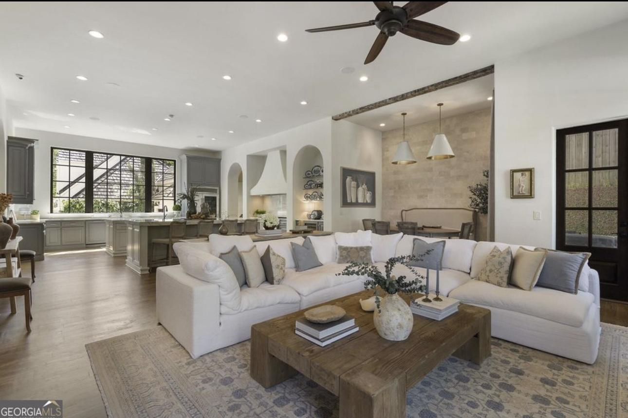 3888 Peachtree Dunwoody Rd NE, Atlanta, GA 30342