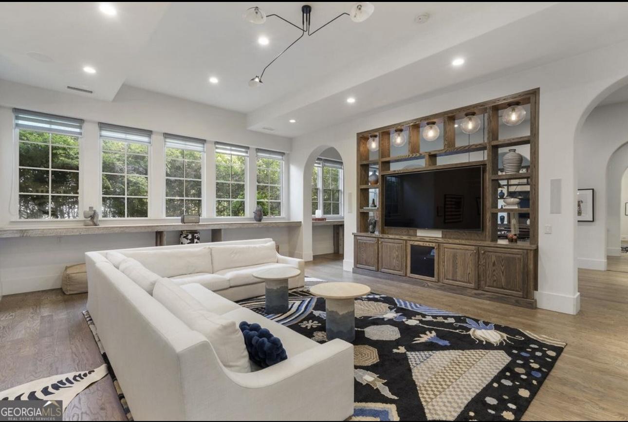 3888 Peachtree Dunwoody Rd NE, Atlanta, GA 30342
