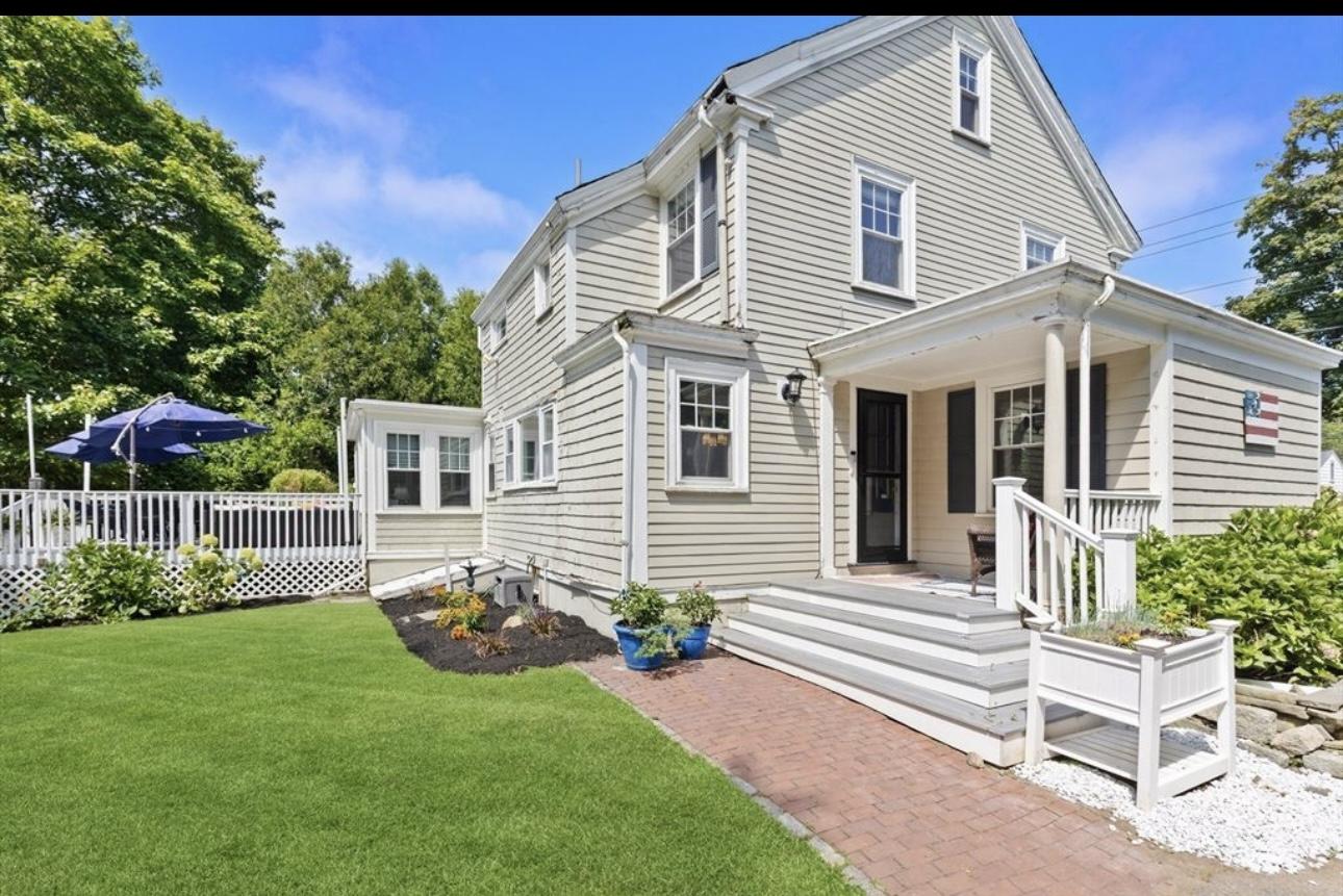 17 Free St, Hingham, MA 02043